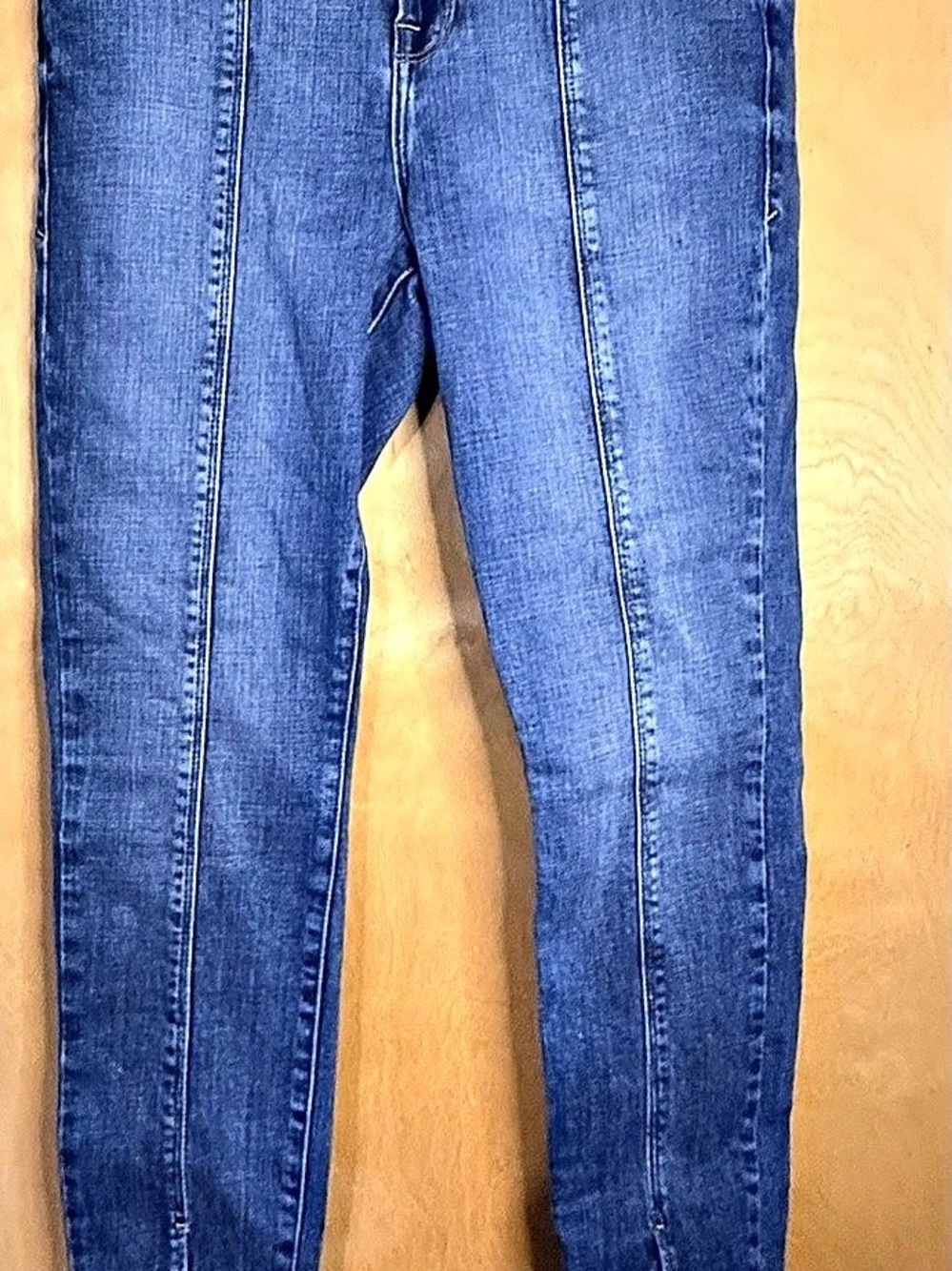 Good American Good Legs Skinny Jeans in Blue